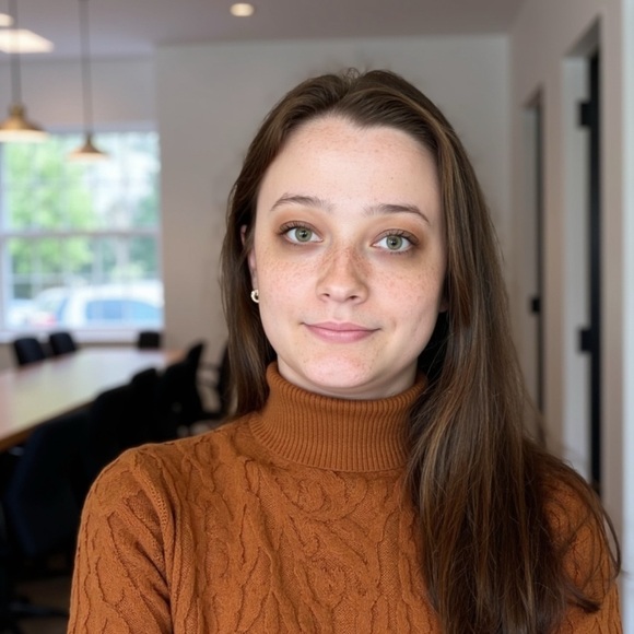 Meet your Posher, Rachel - Picture 1 of 15